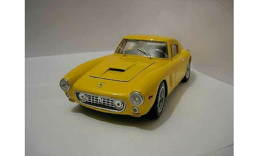 Ferrari 250 GT 1961 1/18 Universal Hobbies berlinette diecast model cars
