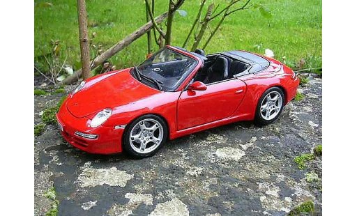 Porsche 911 Cabriolet 1/18 Maisto Convertible S red diecast model cars