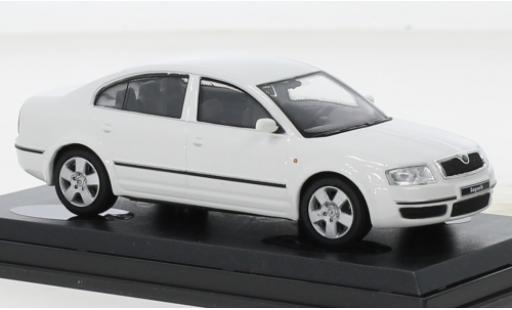 Diecast model cars Skoda Superb Base white 2001 1/43 Abrex