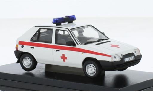 Diecast model cars Skoda Favorit Livree Officielle 136L Zdravotnicka Slubza Policie 1988 1/43 Abrex