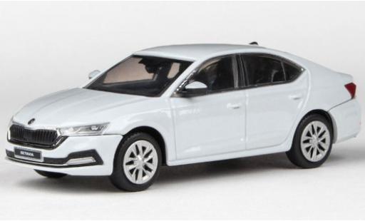 Diecast model cars Skoda Octavia Base IV metallic white 2020 1/43 Abrex