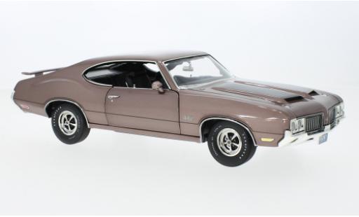 Diecast model cars Oldsmobile 442 W-30 metallise pink 1970 1/18 ACME