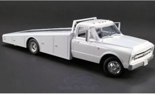 Diecast model cars Chevrolet C-30 plateau Ramp Truck white 1967 1/18 ACME
