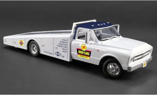 Diecast model cars Chevrolet C-30 plateau Ramp Truck white/Dekor OK - Used Cars 1967 d&Atilde;&copy;panneuse 1/18 ACME