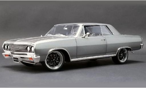 Diecast model cars Chevrolet Chevelle Coupe metallic grey 1965 The Anvil 1/18 ACME