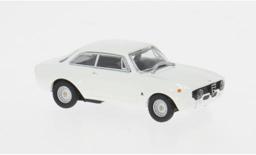 Diecast model cars Alfa Romeo Giulia gt junior 1300 A white 1972 1/87 Minichamps
