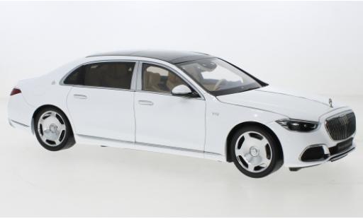 Diecast model cars Mercedes CLA Base Maybach S-classe white 2021 1/18 Almost Real