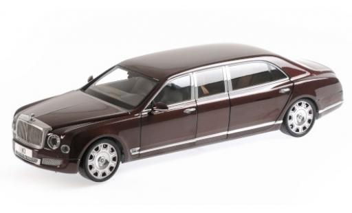 Diecast model cars Bentley Mulsanne Grand Limousine by Mulliner red/red 2017 y compris les set de wagon porte-conteneurs 1/18 Almost Real