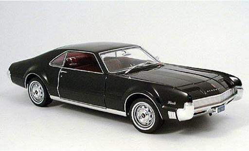 Diecast model cars Oldsmobile Toronado Base black 1966 1/18 Motormax