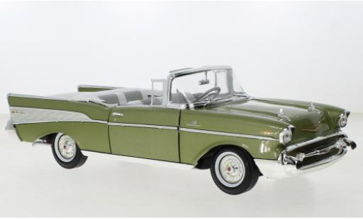 Diecast model cars Chevrolet Bel Air Convertible metallise green 1957 1/18 Auto World