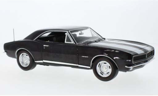 Diecast model cars Chevrolet Camaro Z28 Z/28 purple/white 1967 1/18 Auto World