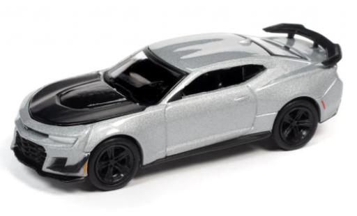 Diecast model cars Chevrolet Camaro ZL1 1LE d 2019 1/64 Auto World