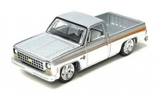 Diecast model cars Chevrolet Silverado pickup d 1980 1/64 Auto World