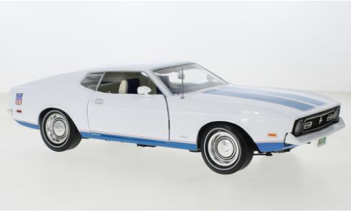 Diecast model cars Ford Mustang Fastback white/blue 1972 1/18 Auto World