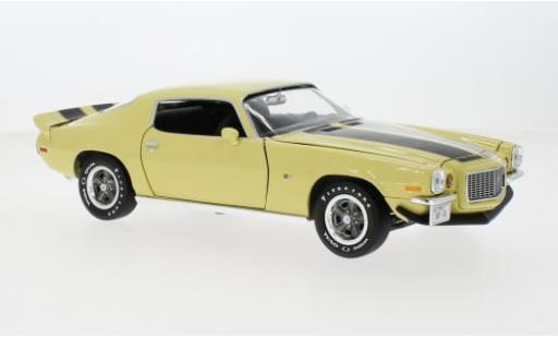 Diecast model cars Chevrolet Camaro Z28 RS/ yellow/black 1972 1/18 Auto World
