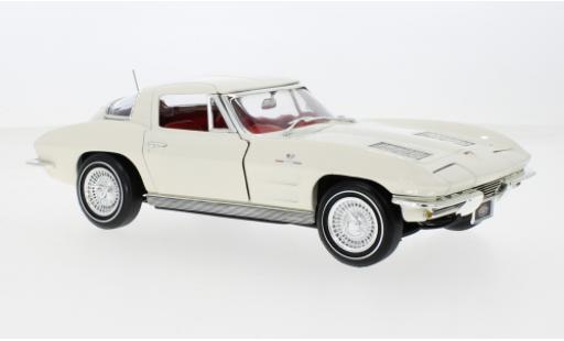 Diecast model cars Chevrolet Corvette Z06 (C2) white 1963 1/18 Auto World