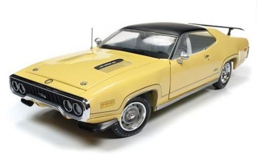 Diecast model cars Plymouth GTX 1971 yellow/black 1/18 Auto World