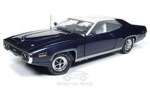Diecast model cars Plymouth Satellite Sebring Plus metallic purple/white 1971 1/18 Auto World