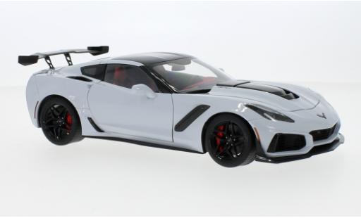 Diecast model cars Chevrolet Corvette ZR1 (C7) metallise grey 2019 1/18 AUTOart