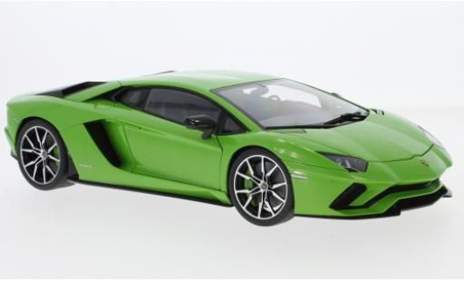 Diecast model cars Lamborghini Aventador S metallise green 2017 1/18 AUTOart