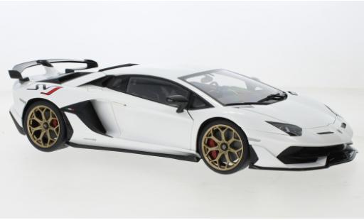 Diecast model cars Lamborghini Aventador SVJ metallise white 2019 1/18 AUTOart