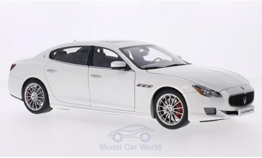 Diecast model cars Maserati Quattroporte GTS metallic white 2015 1/18 AUTOart