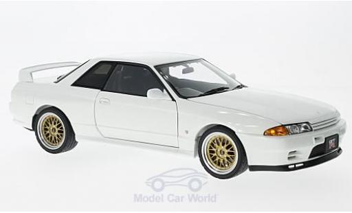 Diecast model cars Nissan Skyline R32 GT-R () V-Spec II white RHD 1991 Tuned Version 1/18 AUTOart