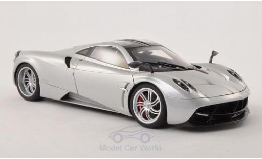 Diecast model cars Pagani Huayra Base metallic grey 2011 1/18 AUTOart