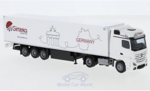 Diecast model cars Mercedes Actros Bigspace 2 / Aerop. Girteka Logistics K&Atilde;&frac14;hltrunk-Sattelzug 1/87 AWM