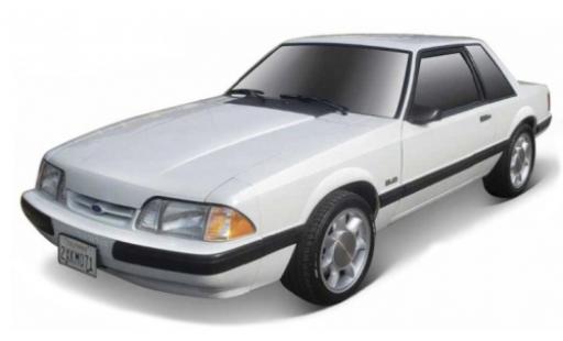 Diecast model cars Ford Mustang LX 5.0 white 1988 1/64 Burago