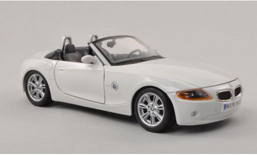 Diecast model cars Bmw Z4 roadster white 1/24 Burago