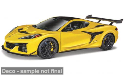 Diecast model cars Chevrolet Corvette ZR1 Bburago yellow 2025 1/43 Burago