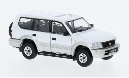 Diecast model cars Toyota Land Cruiser Base LC95 white/d 1/64 BM Creations