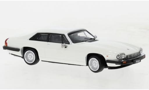 Diecast model cars Jaguar XJ Base -S V12 white 1984 1/64 BM Creations