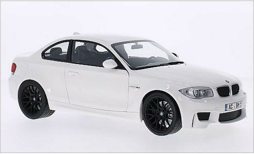 Bmw 1M coupe 1/18 Minichamps white 2011 E82 diecast model cars