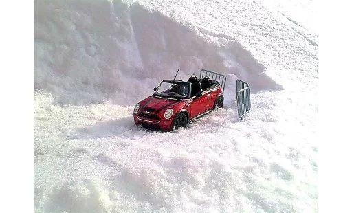 Mini Cabriolet S 1/18 Burago red diecast model cars