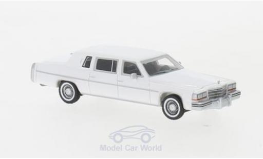Diecast model cars Cadillac Fleetwood Limousine Formal white 1980 1/87 BoS Models
