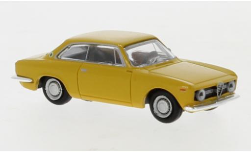 Diecast model cars Alfa Romeo Giulia sprint gt yellow 1974 1/87 Brekina