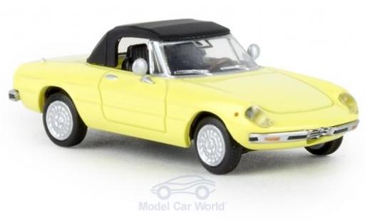 Diecast model cars Alfa Romeo Spider Duetto duetto yellow 1969 closed TD 1/87 Brekina