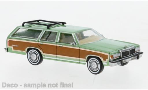 Diecast model cars Ford LTD Country Squire metallise green/Dekor 1979 1/87 Brekina