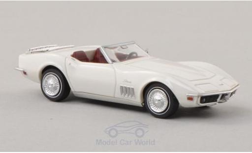 Diecast model cars Chevrolet Corvette Coupe C3 white 1/87 Brekina