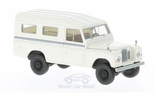 Diecast model cars Land Rover 109 Base white 1/18 Brekina