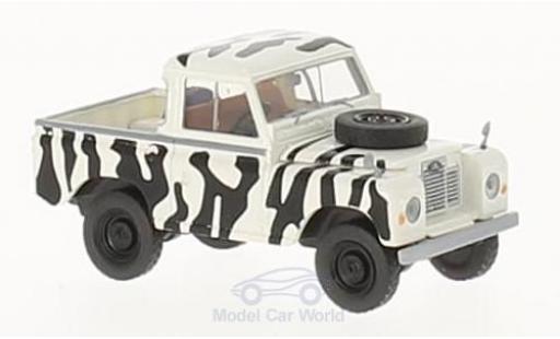Diecast model cars Land Rover 88 Base Safari 1/18 Brekina