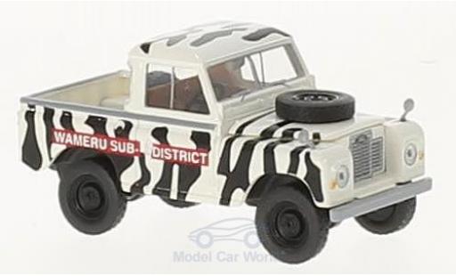 Diecast model cars Land Rover 88 Base Wameru Sub District 1/18 Brekina