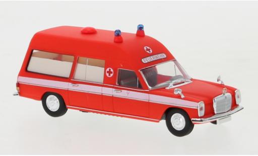 Diecast model cars Mercedes /8 Base KTW Berufsfire brigade Frankfurt 1970 2. Version Ambulancewagen 1/87 Brekina