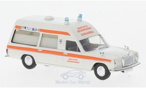 Diecast model cars Mercedes /8 Base KTW Gentofte Brandvaesen (DK) 1/87 Brekina