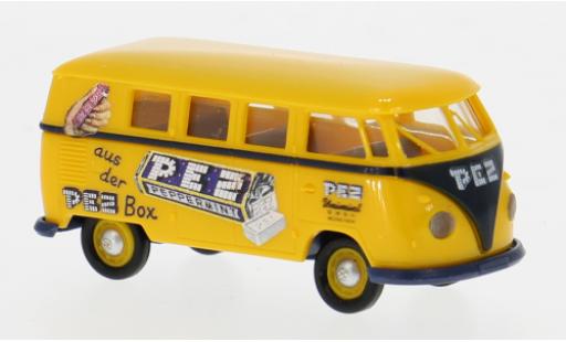 Diecast model cars Volkswagen T1 B Estate 1960 PEZ 1/87 Brekina