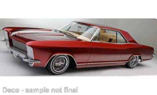 Diecast model cars Buick Riviera coupe red 1/24 Maisto