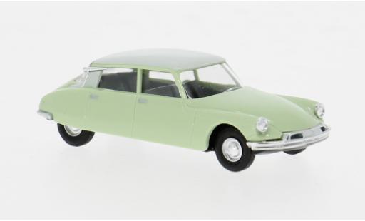 Diecast model cars Citroen DS 19 green/beige 1955 1/87 Busch