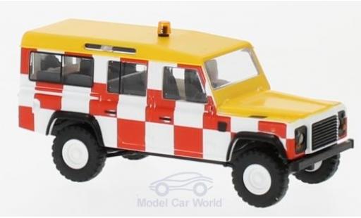 Diecast model cars Land Rover Defender Base RHD Flughafen England 1983 1/87 Busch